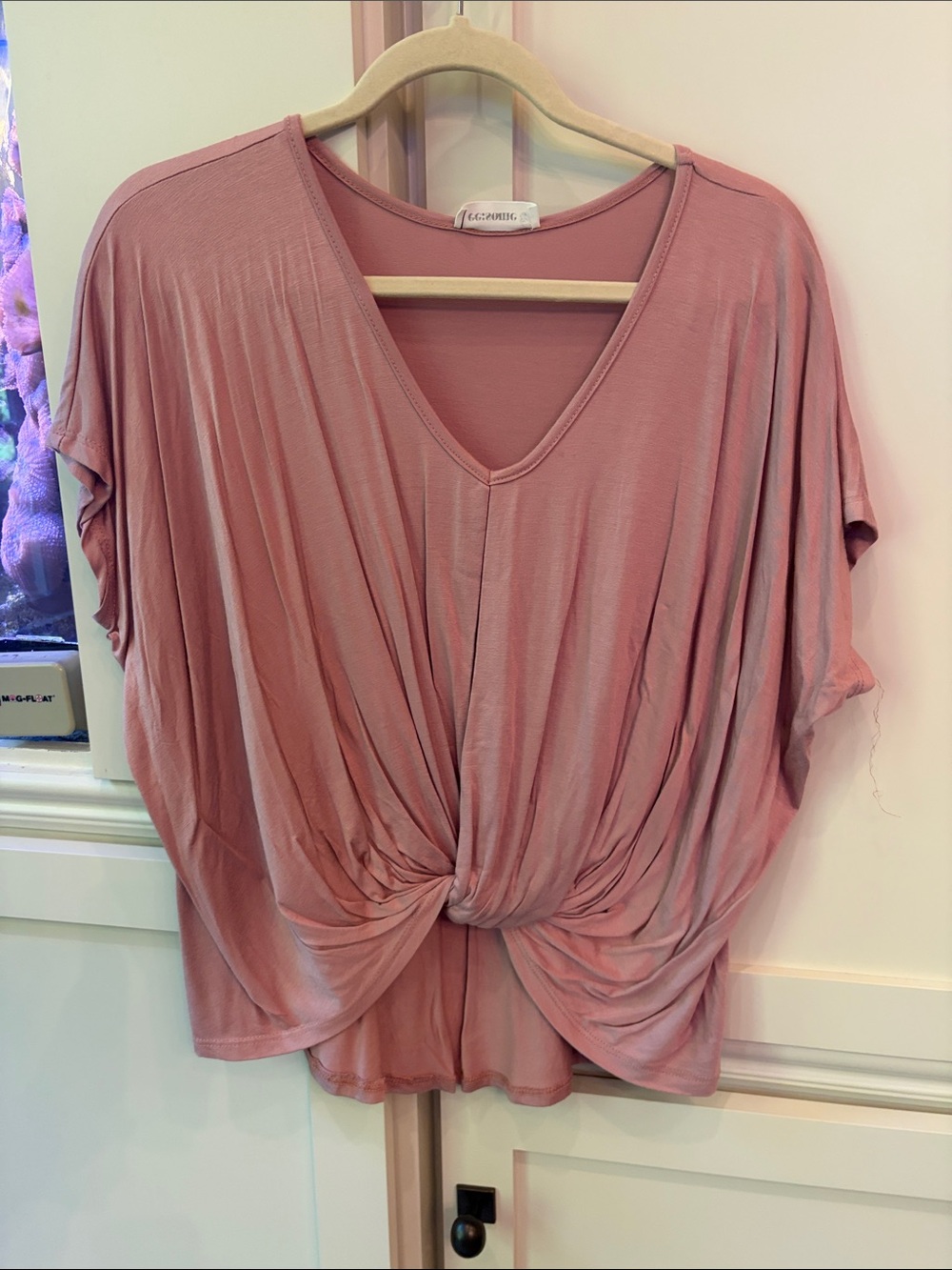 eesome Dusty Rose Twist-Front V-Neck Tunic